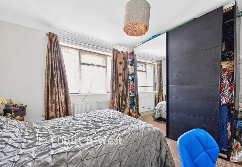 Bedroom - Barnfield Avenue, Mitcham, Surrey - Wards of Kent