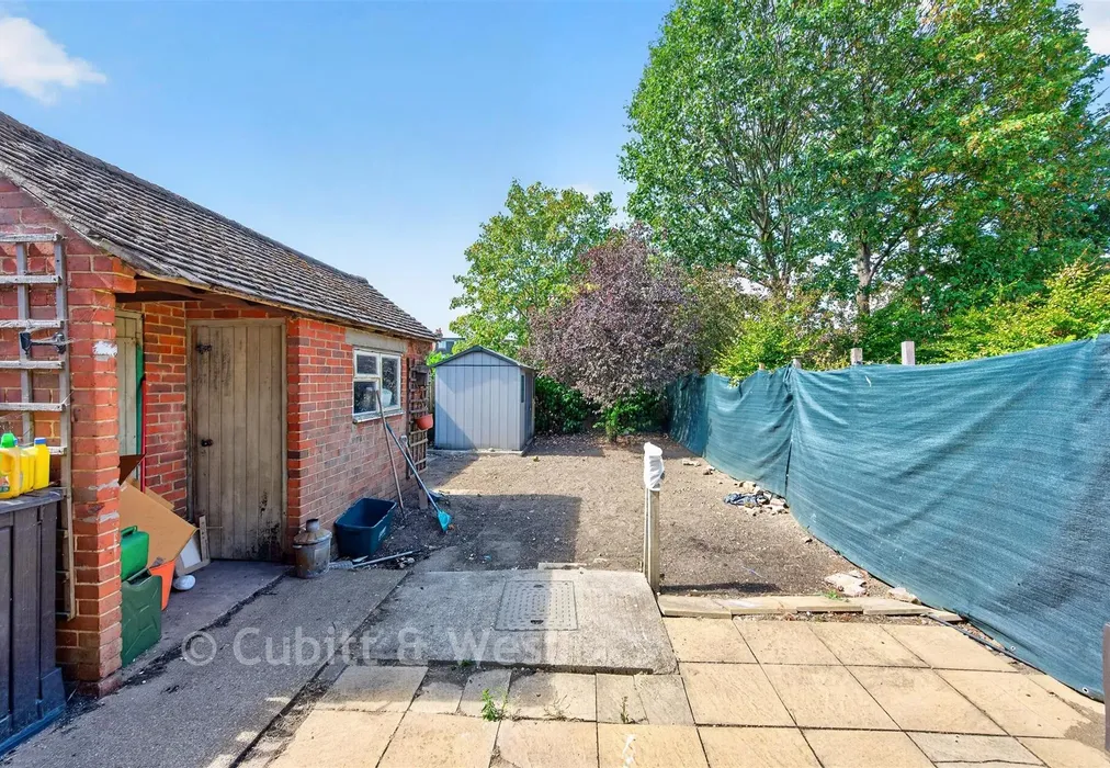 Rear Garden - Barnfield Avenue, Mitcham, Surrey - Wards of Kent