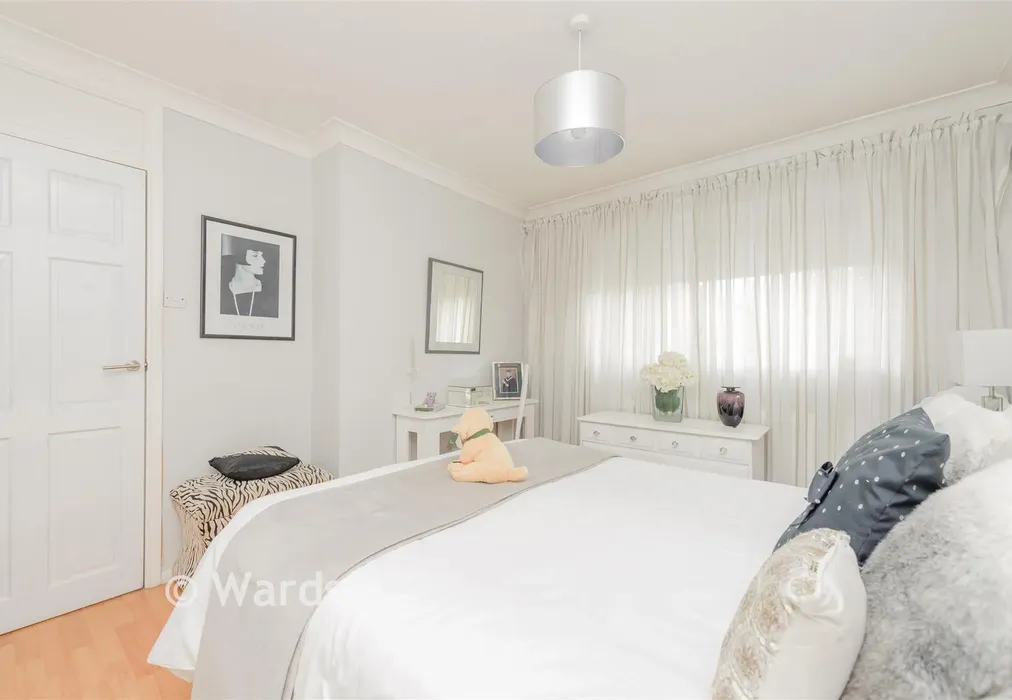 Bedroom 1 - Cobsdene, Gravesend, Kent - Wards of Kent
