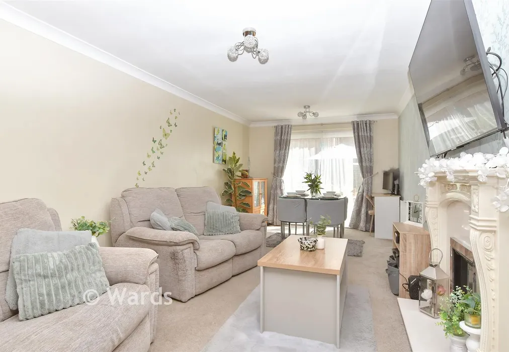 Lounge/Diner - Admers Wood, Vigo, Gravesend, Kent - Wards of Kent