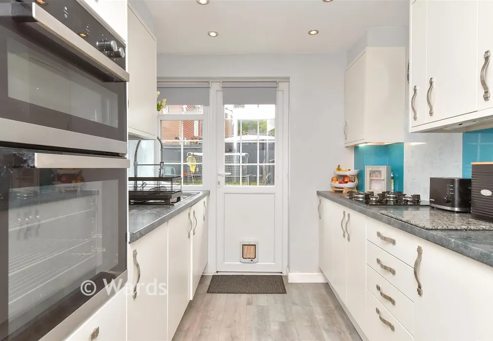 Kitchen - Admers Wood, Vigo, Gravesend, Kent - Wards of Kent