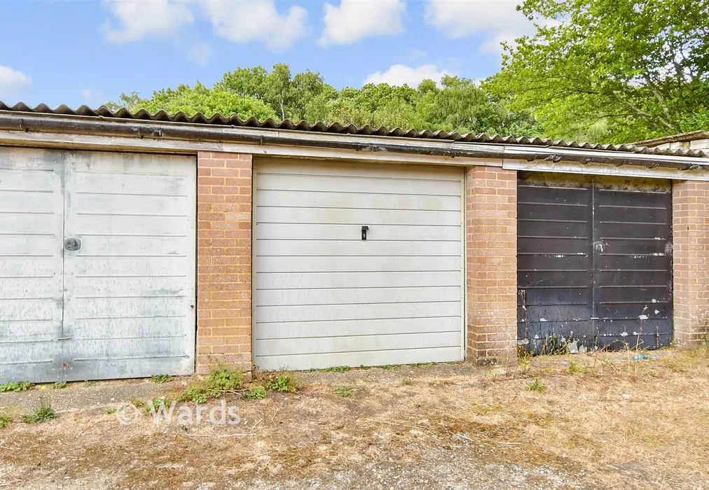 Garage - Admers Wood, Vigo, Gravesend, Kent - Wards of Kent