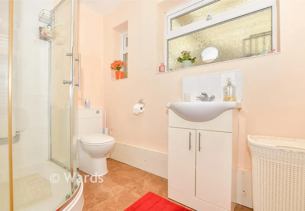 Shower Room - Eynsford Road, Maidstone, Allington, Kent - Wards of Kent