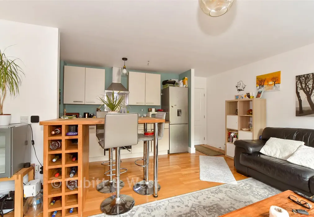 Lounge/Kitchen - Croydon Road, Caterham, Surrey - Wards of Kent