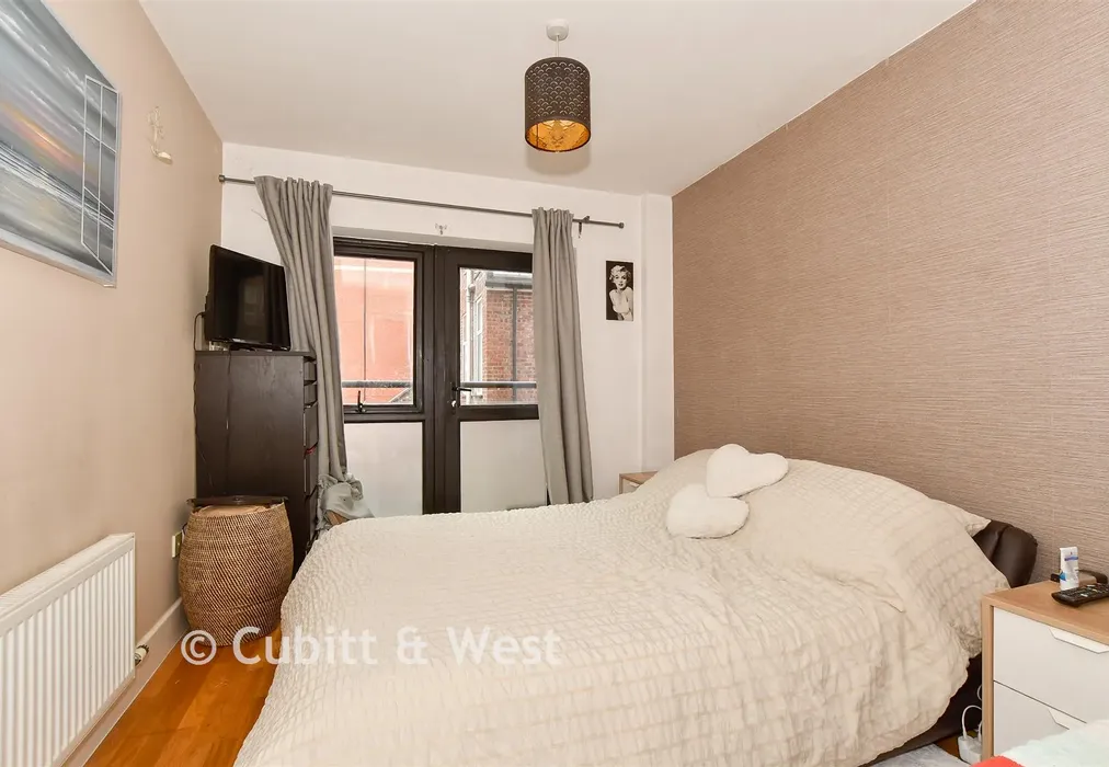 Bedroom 1 - Croydon Road, Caterham, Surrey - Wards of Kent