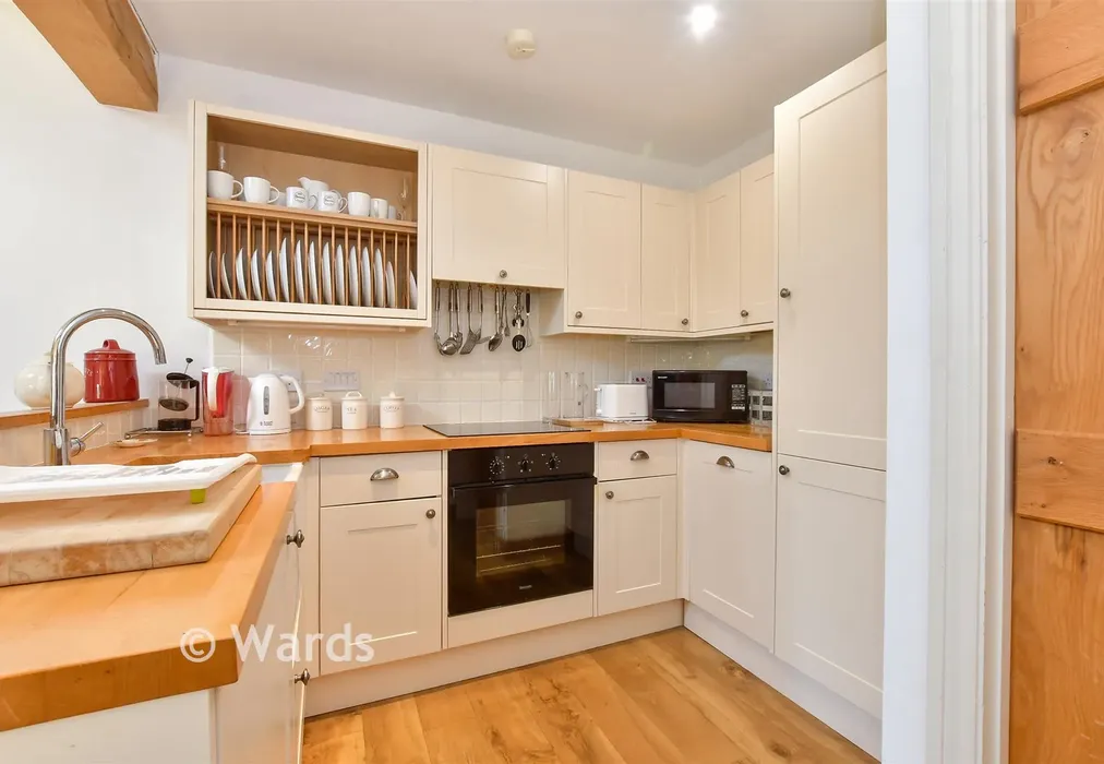 Kitchen - Roman Road, Maydensole, Dover, Kent - Wards of Kent