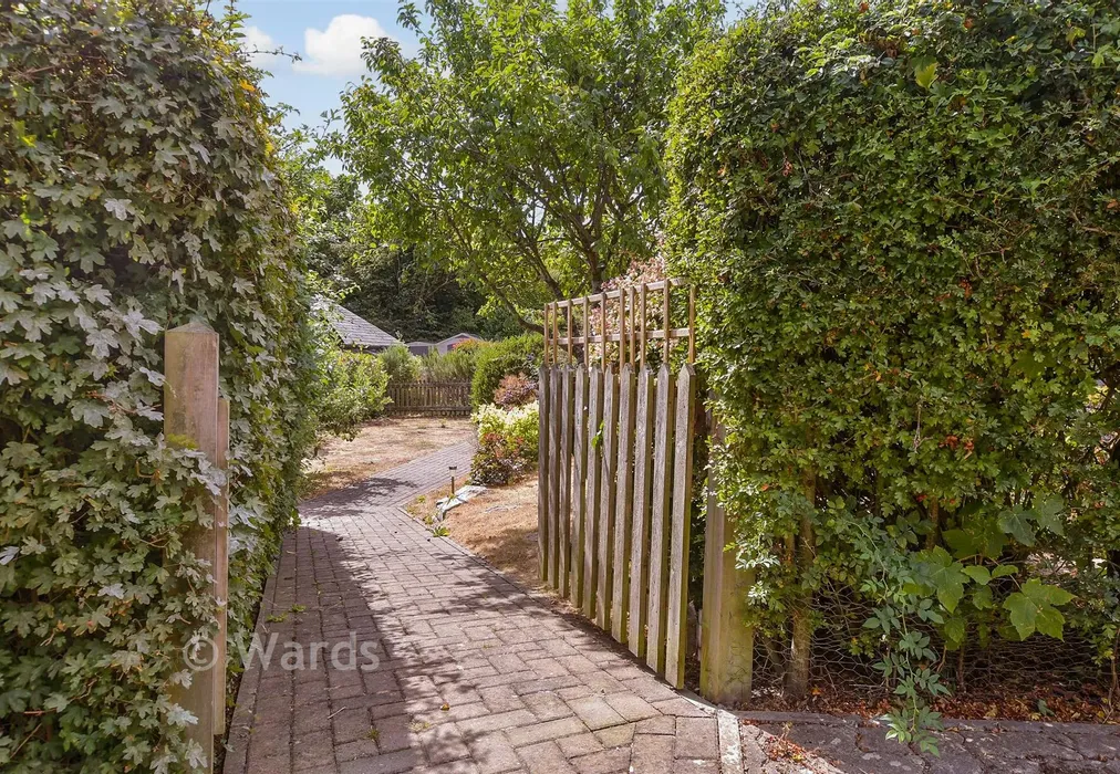 Front Garden - Roman Road, Maydensole, Dover, Kent - Wards of Kent
