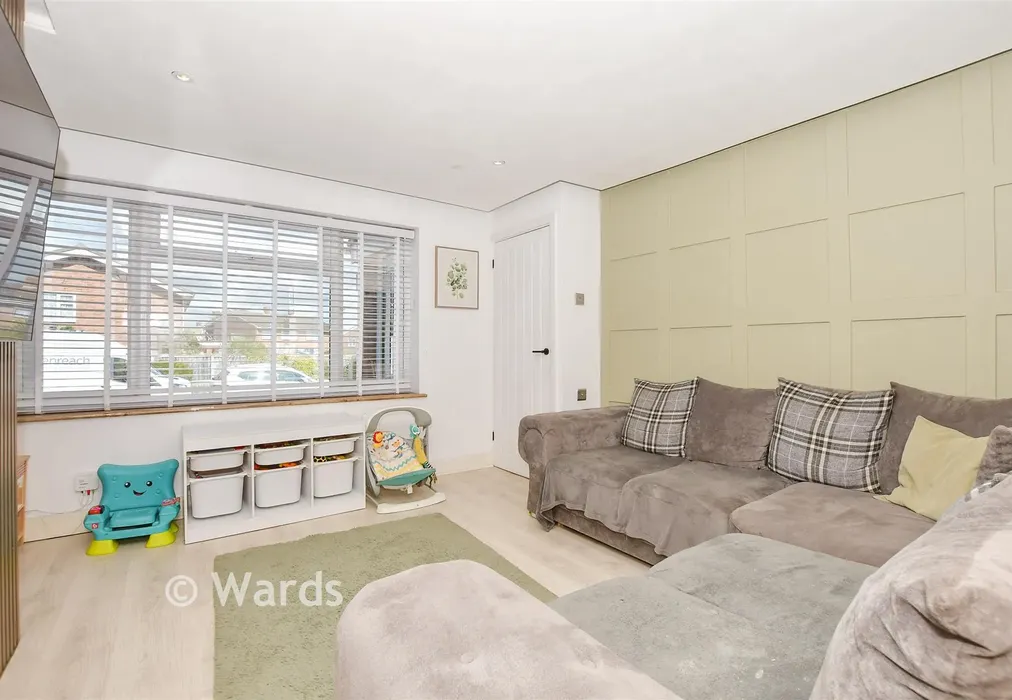 Lounge - Swallow Road, Larkfield, Kent - Wards of Kent