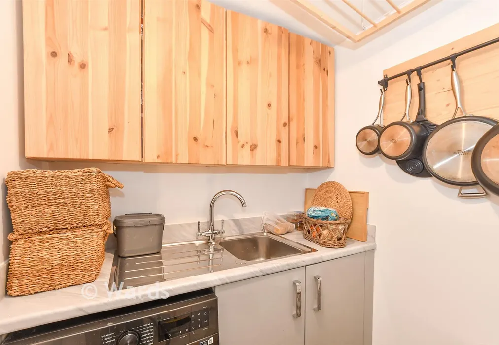 Utility Room - King Road, Staplehurst, Kent - Wards of Kent