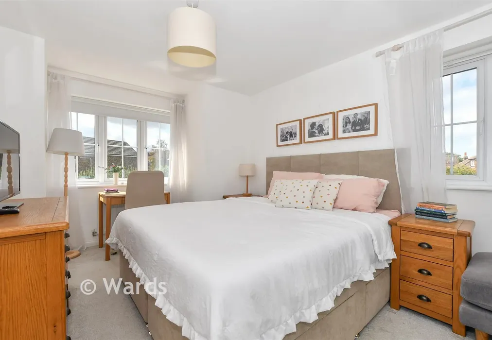 Bedroom 1 - King Road, Staplehurst, Kent - Wards of Kent