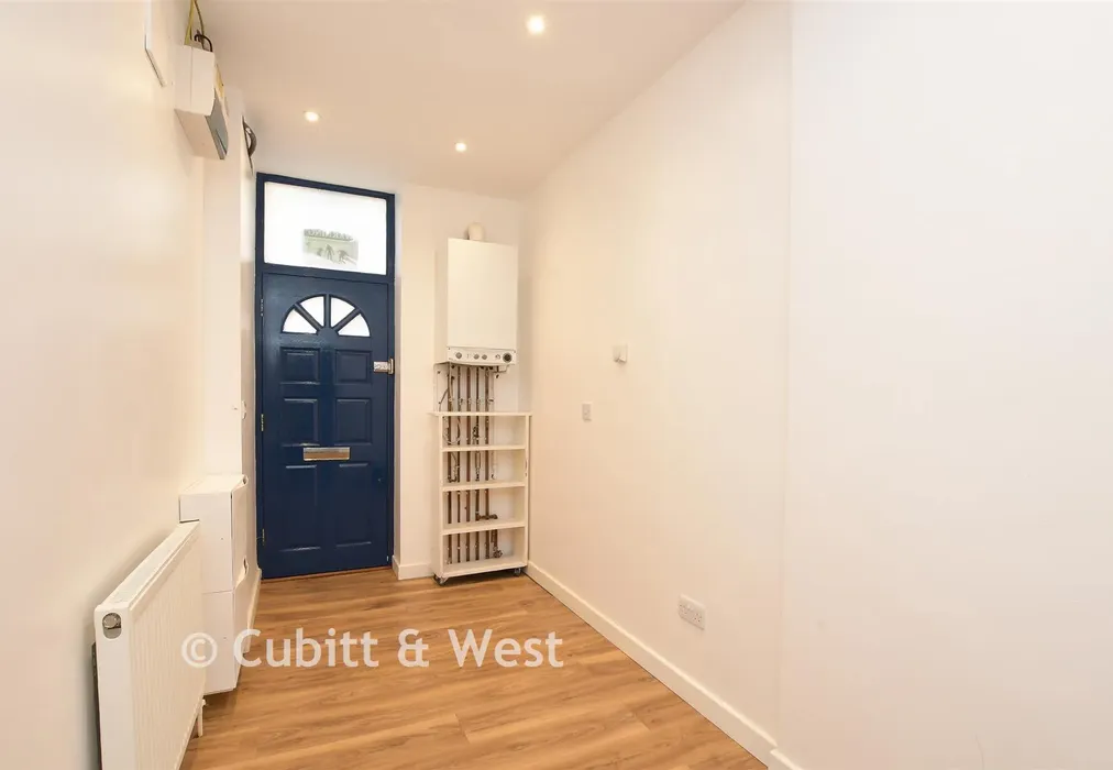 Entrance Hall - Sydney Road, Sutton, Surrey - Wards of Kent