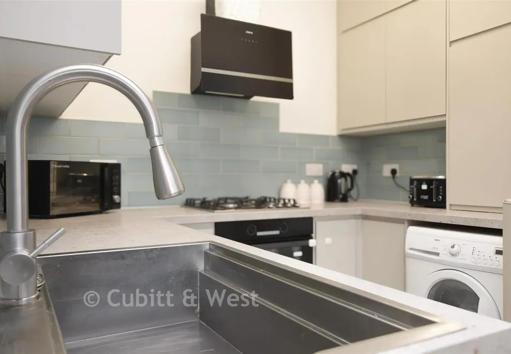 Internal Lifestyle Photograph - Sydney Road, Sutton, Surrey - Wards of Kent
