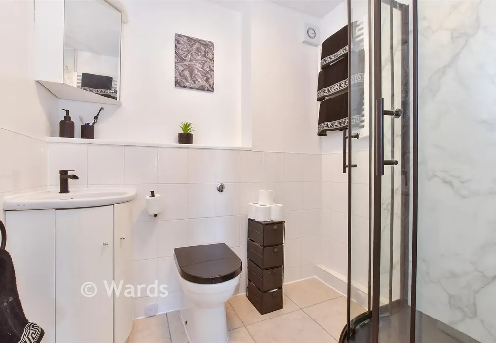 Shower Room - Western Road, Deal, Kent - Wards of Kent