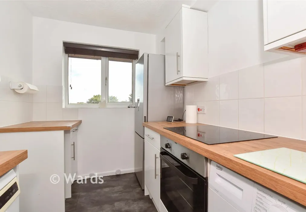 Kitchen - Western Road, Deal, Kent - Wards of Kent