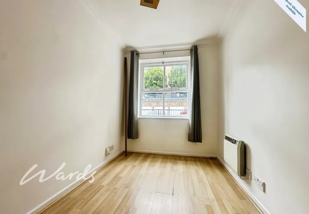 Bedroom - River Bank Close Maidstone ME15 - Wards of Kent