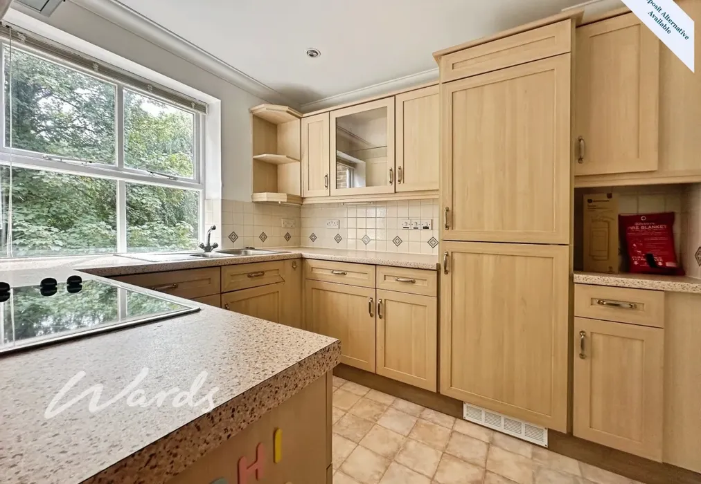 Kitchen - River Bank Close Maidstone ME15 - Wards of Kent