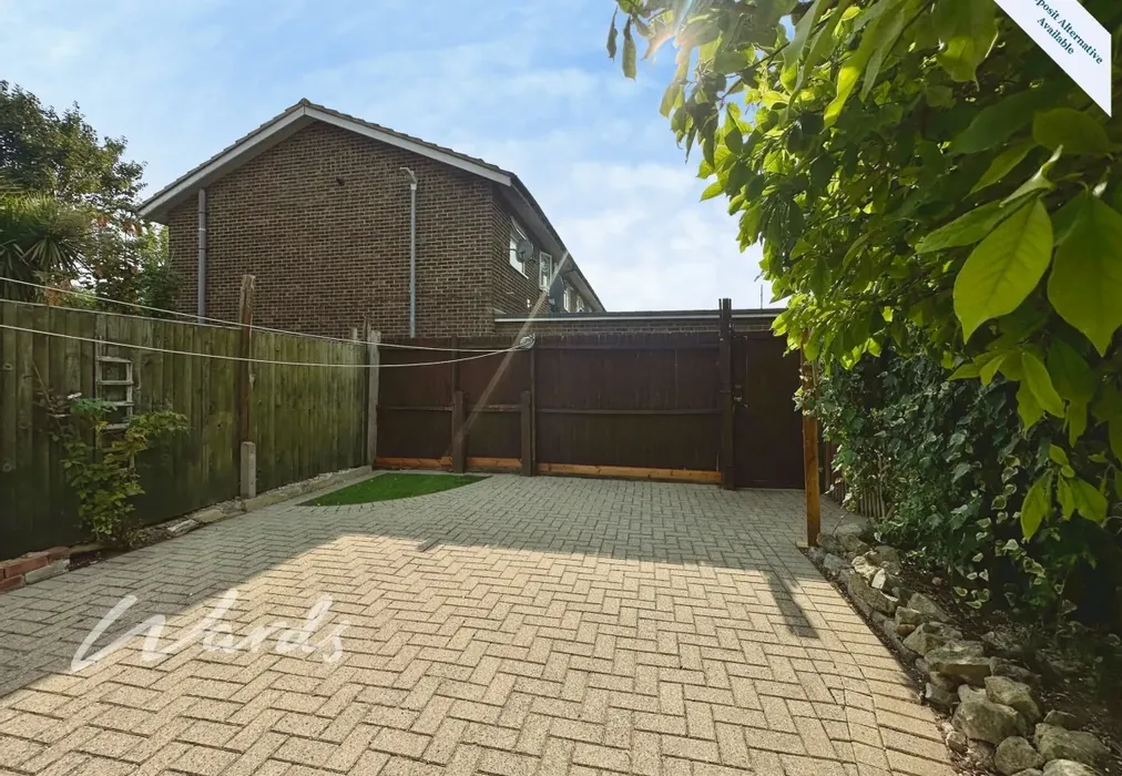 Garden - Shaftesbury Close East Malling ME19 - Wards of Kent