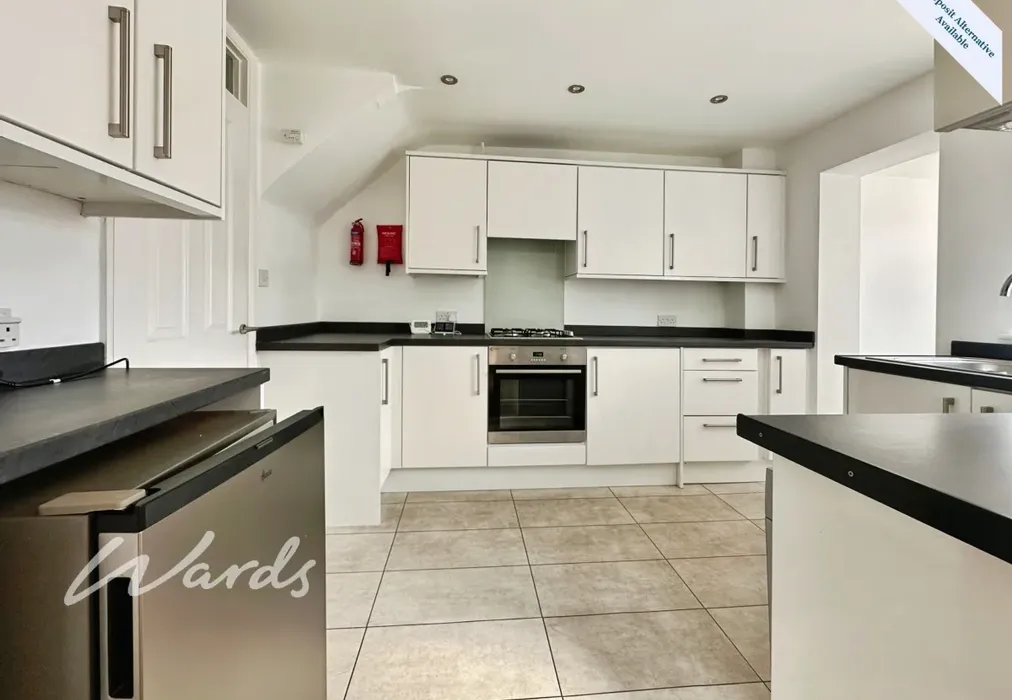 Kitchen - Shaftesbury Close East Malling ME19 - Wards of Kent