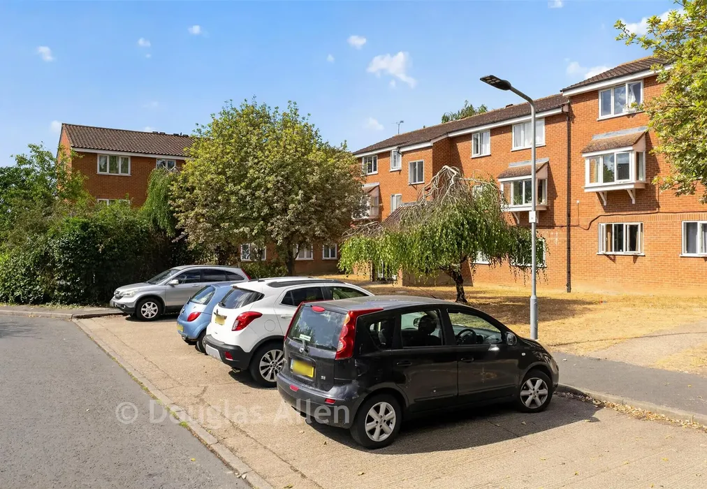 Communal Area - Millhaven Close, Romford, Essex - Wards of Kent