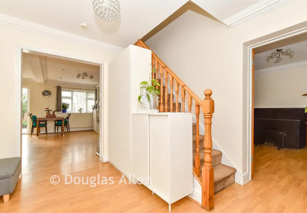 Hallway - High Meadows, Chigwell, Essex - Wards of Kent
