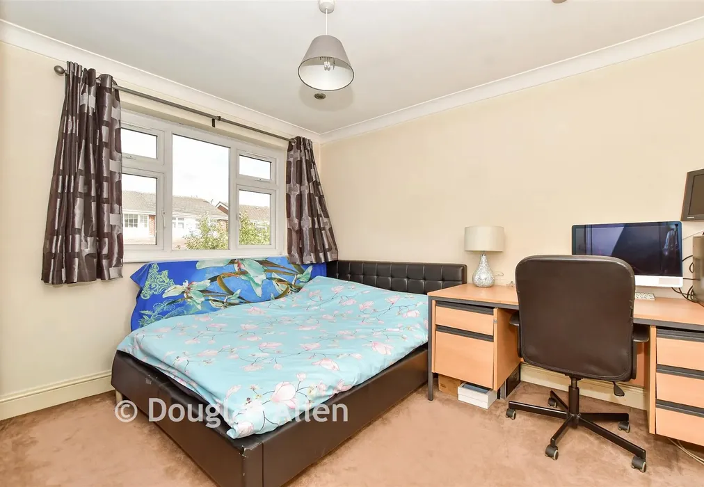 Bedroom 2 - High Meadows, Chigwell, Essex - Wards of Kent