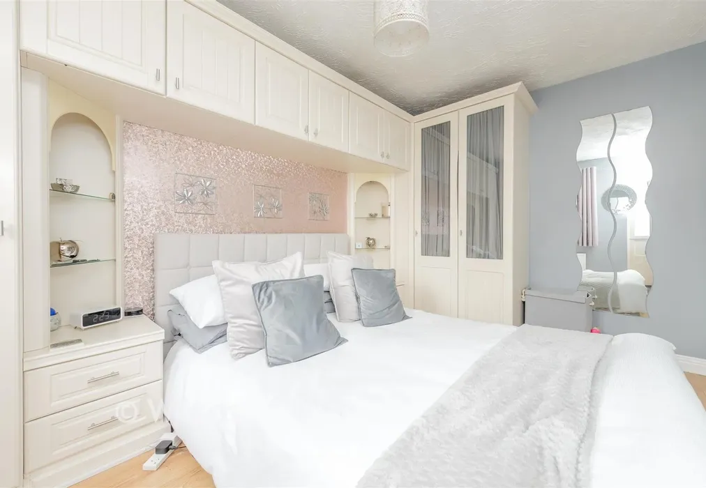 Bedroom 1 - Mackintosh Close, High Halstow, Kent - Wards of Kent
