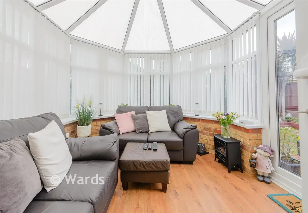 Conservatory - Mackintosh Close, High Halstow, Kent - Wards of Kent