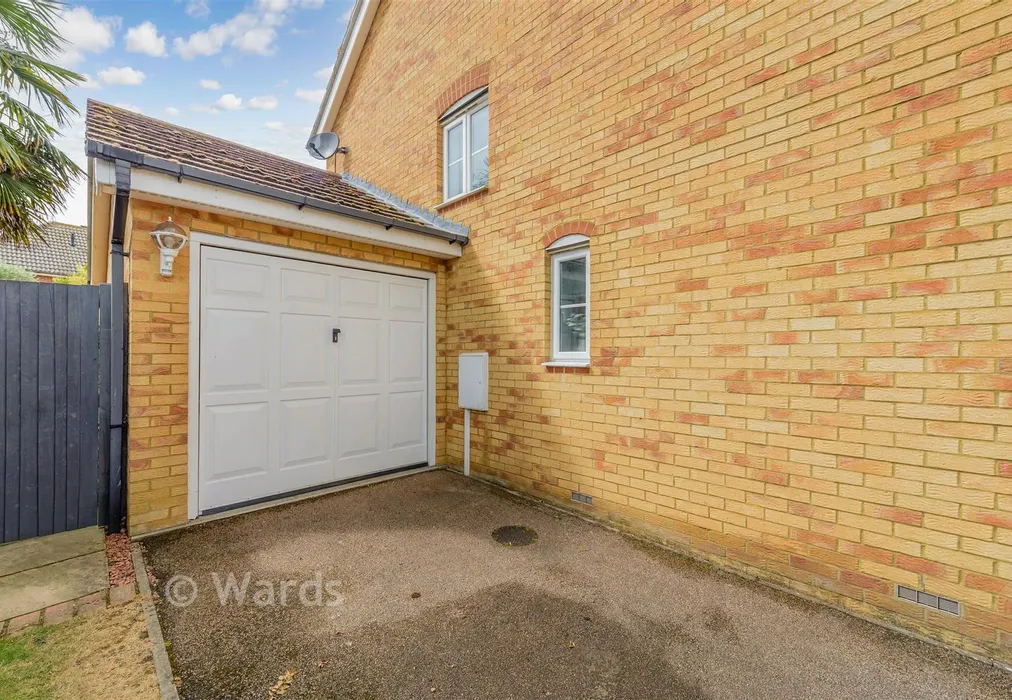 Garage - Mackintosh Close, High Halstow, Kent - Wards of Kent