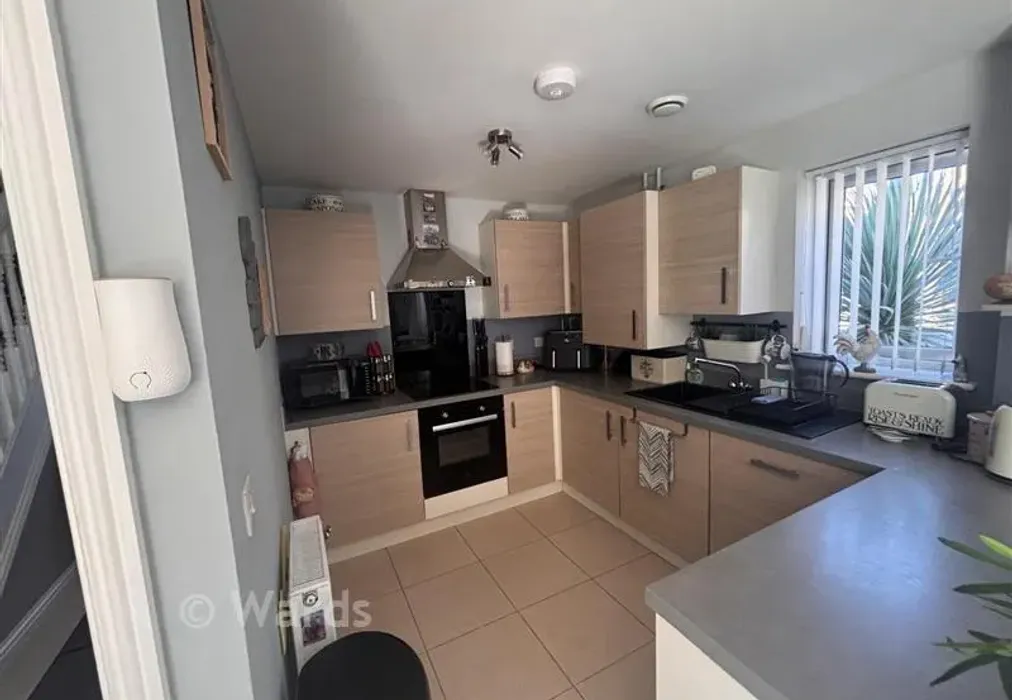 Kitchen - Spinel Close, Sittingbourne, Kent - Wards of Kent