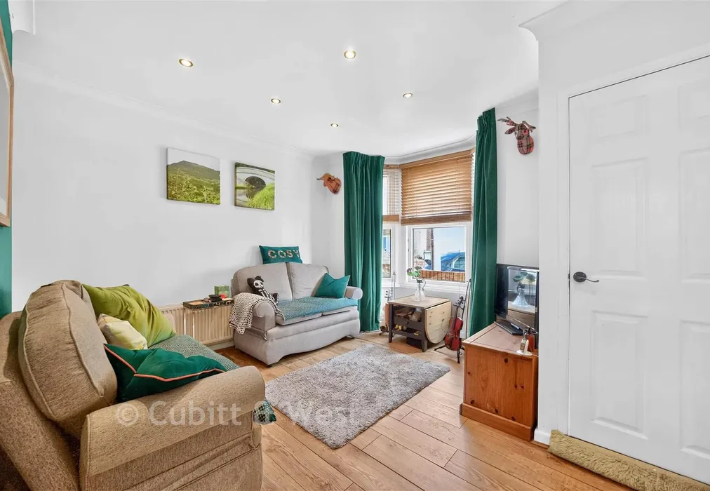 Lounge - Eastfield Road, Southsea, Hampshire - Wards of Kent