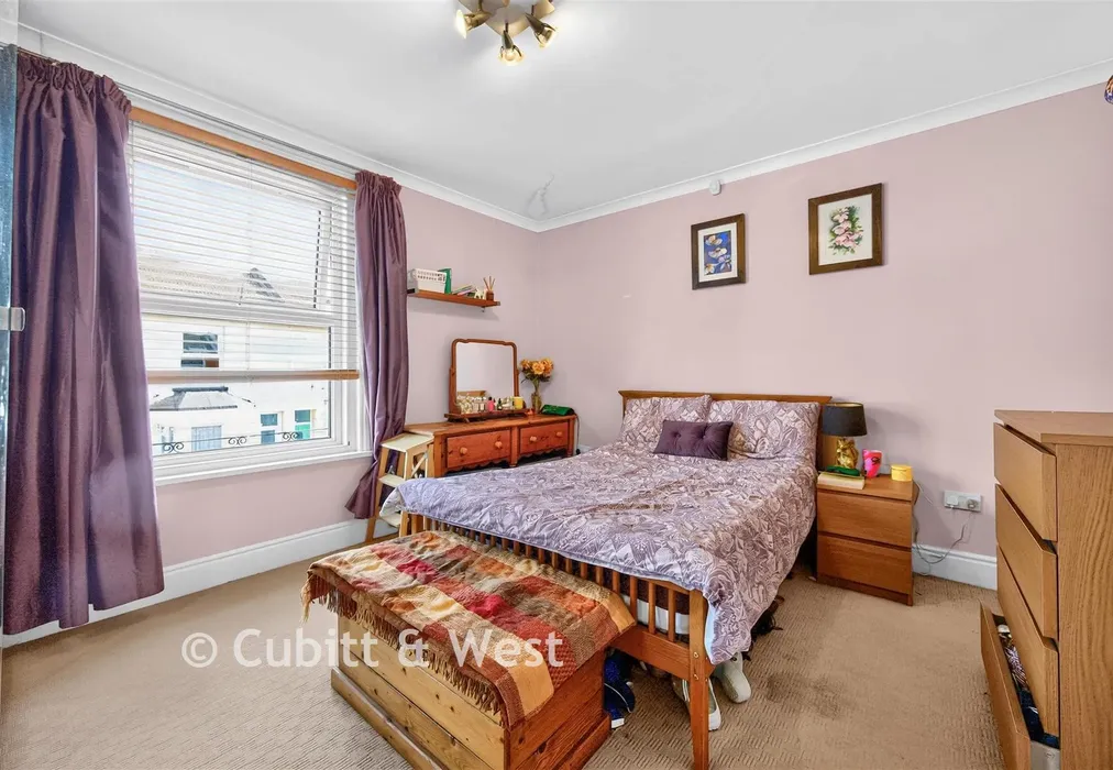 Bedroom 1 - Eastfield Road, Southsea, Hampshire - Wards of Kent