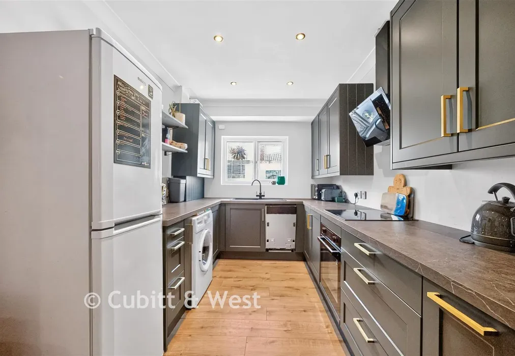Kitchen - Eastfield Road, Southsea, Hampshire - Wards of Kent