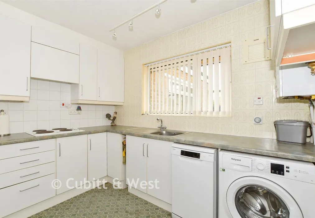 Kitchen - Irwin Drive, Horsham, West Sussex - Wards of Kent
