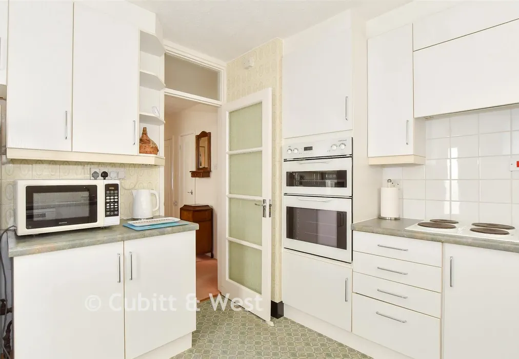 Kitchen - Irwin Drive, Horsham, West Sussex - Wards of Kent