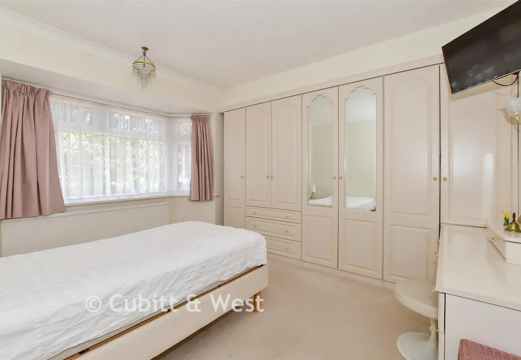 Bedroom 1 - Irwin Drive, Horsham, West Sussex - Wards of Kent