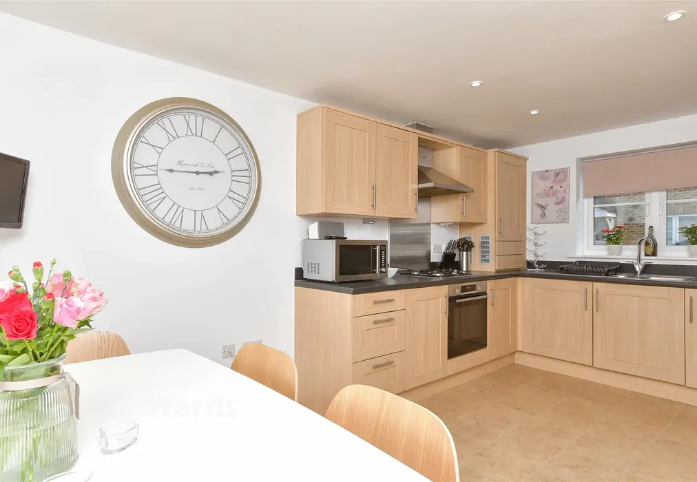 Kitchen/ Diner - Weymouth Road, Wainscott, Rochester, Kent - Wards of Kent