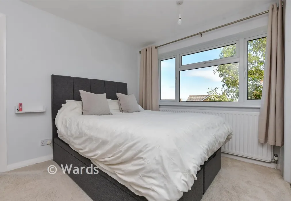 Bedroom 1 - The Downings, Herne Bay, Kent - Wards of Kent