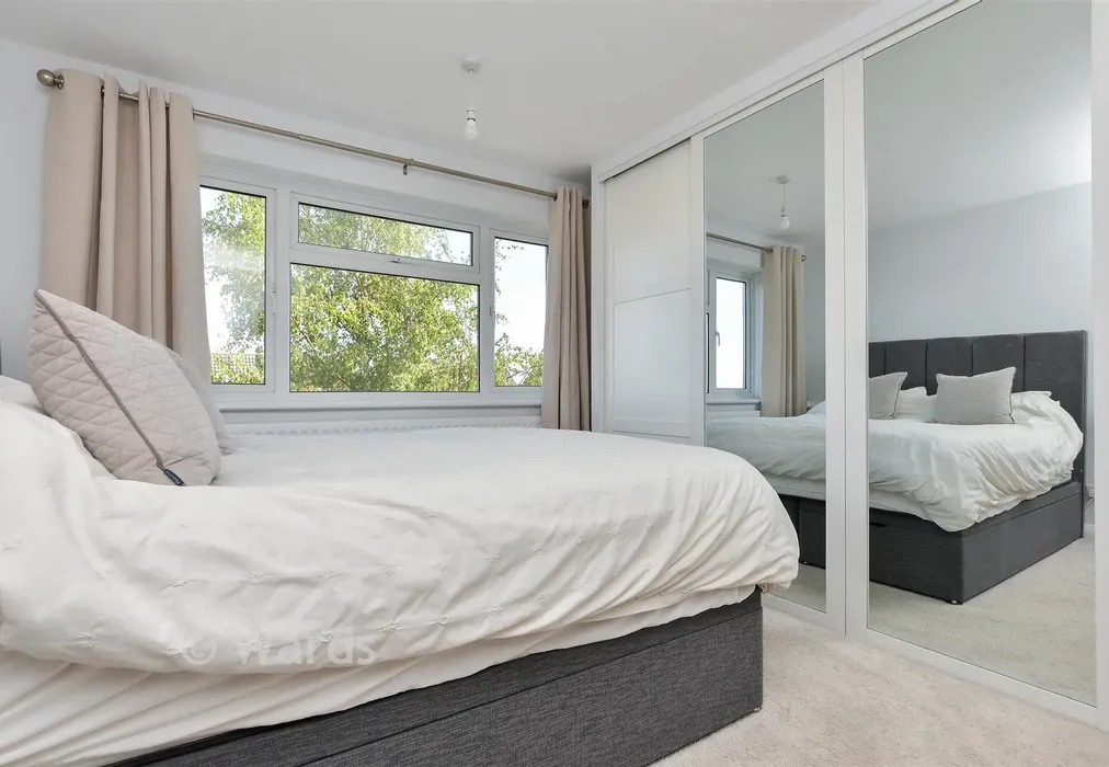 Bedroom 1 - The Downings, Herne Bay, Kent - Wards of Kent
