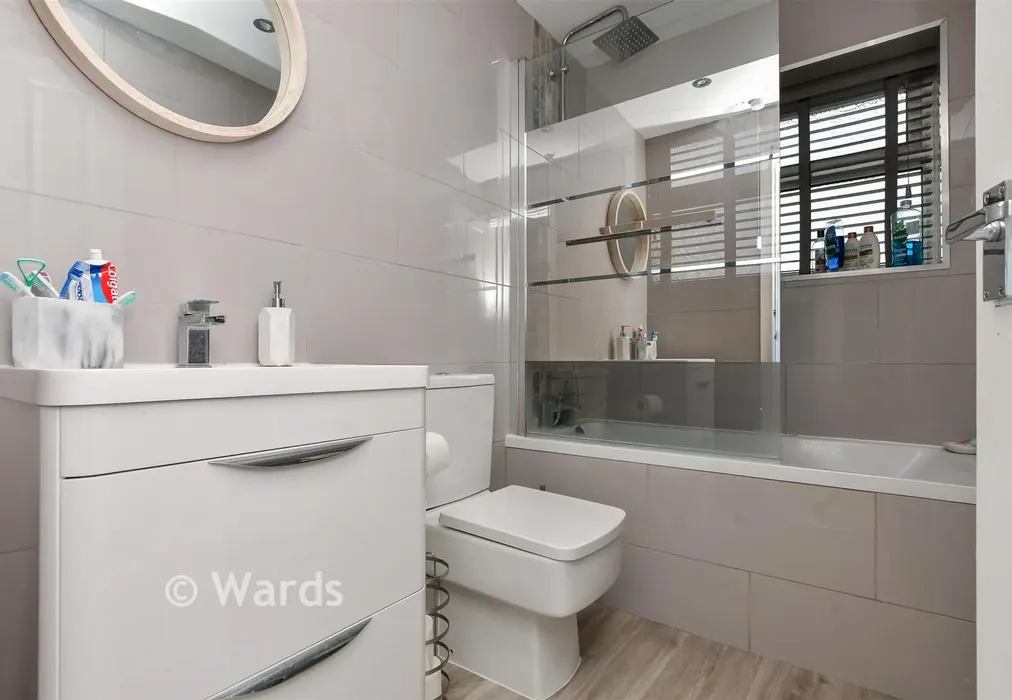 Bathroom - The Downings, Herne Bay, Kent - Wards of Kent
