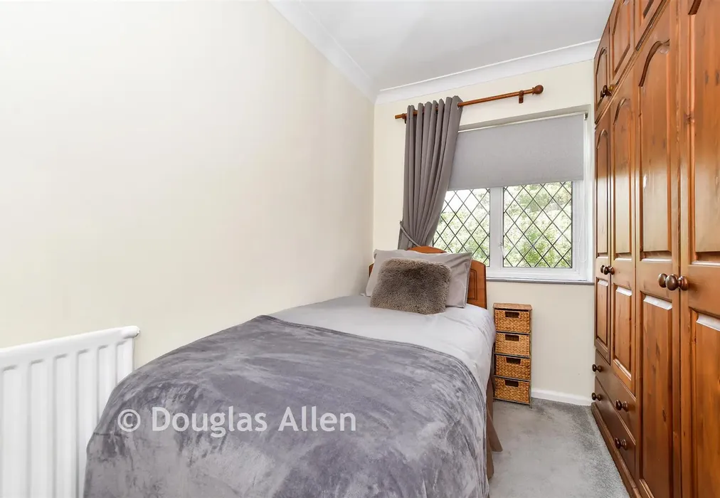 Bedroom 3 - Marjorams Avenue, Loughton, Essex - Wards of Kent
