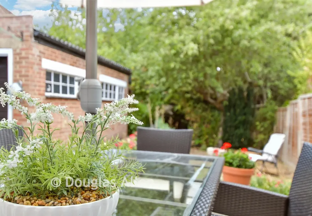 External Lifestyle Photograph - Marjorams Avenue, Loughton, Essex - Wards of Kent