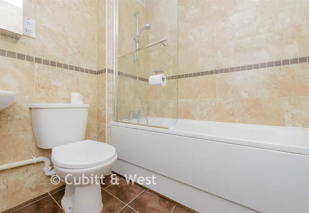 Bathroom - Carshalton Grove, Sutton, Surrey - Wards of Kent