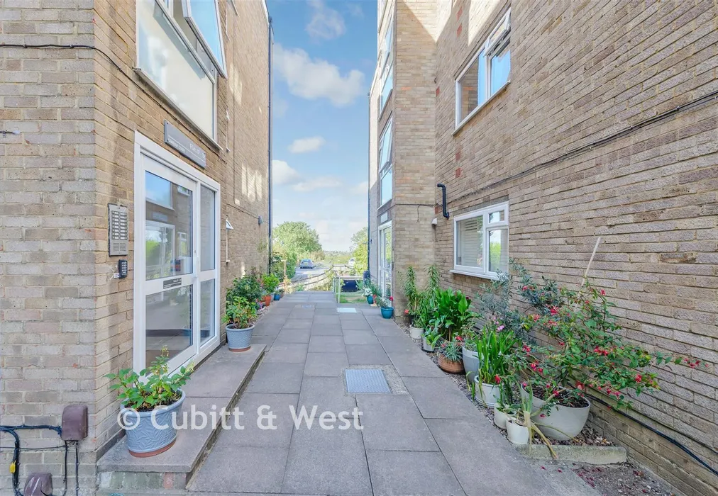 Communal Gardens - Carshalton Grove, Sutton, Surrey - Wards of Kent