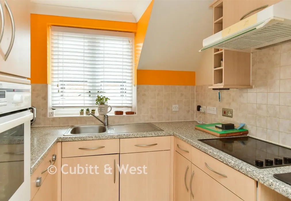 Kitchen - Queen Street, Arundel, West Sussex - Wards of Kent