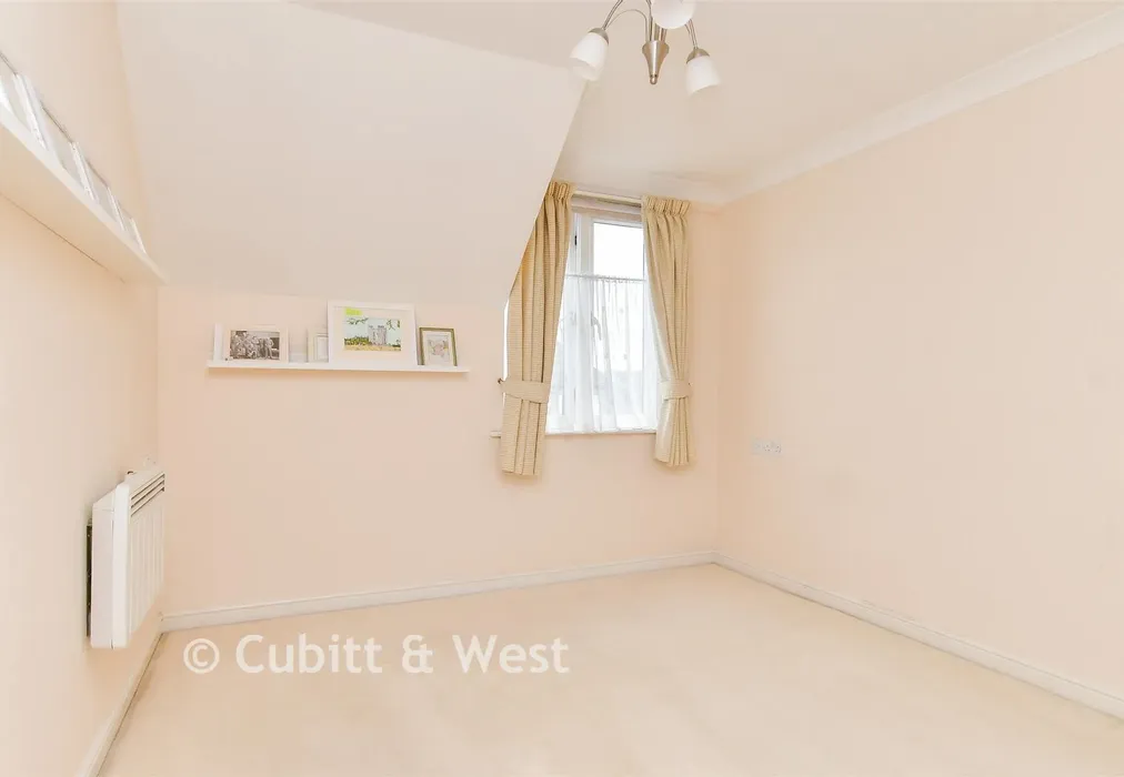 Bedroom - Queen Street, Arundel, West Sussex - Wards of Kent
