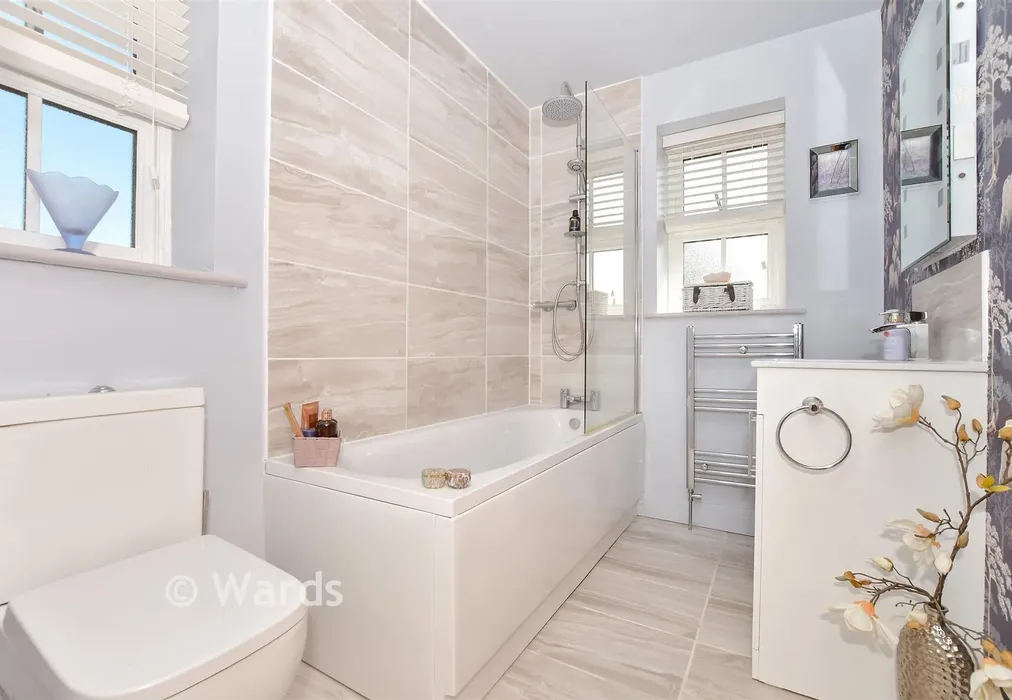 Bathroom - Hoopers Lane, Herne Bay, Kent - Wards of Kent