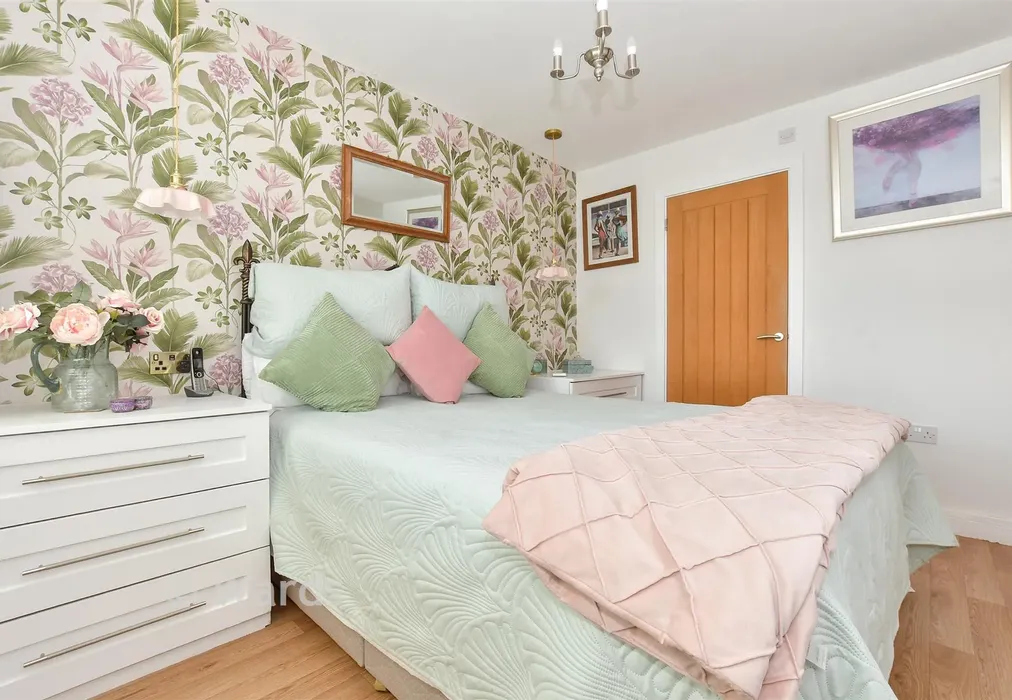 Bedroom 1 - Hoopers Lane, Herne Bay, Kent - Wards of Kent