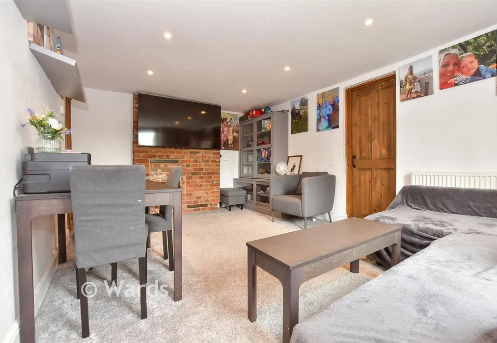 Lounge/ Diner - High Street, Eastry, Sandwich, Kent - Wards of Kent