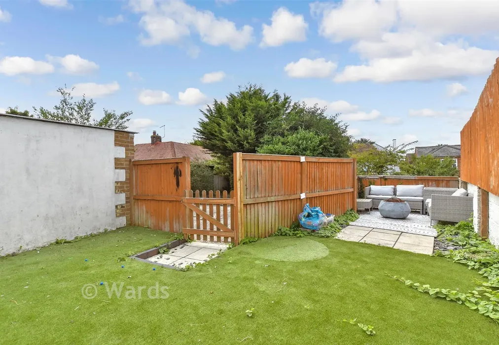 Rear Garden - High Street, Eastry, Sandwich, Kent - Wards of Kent