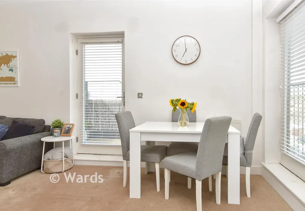 Lounge - Penpool Lane, Welling, Kent - Wards of Kent